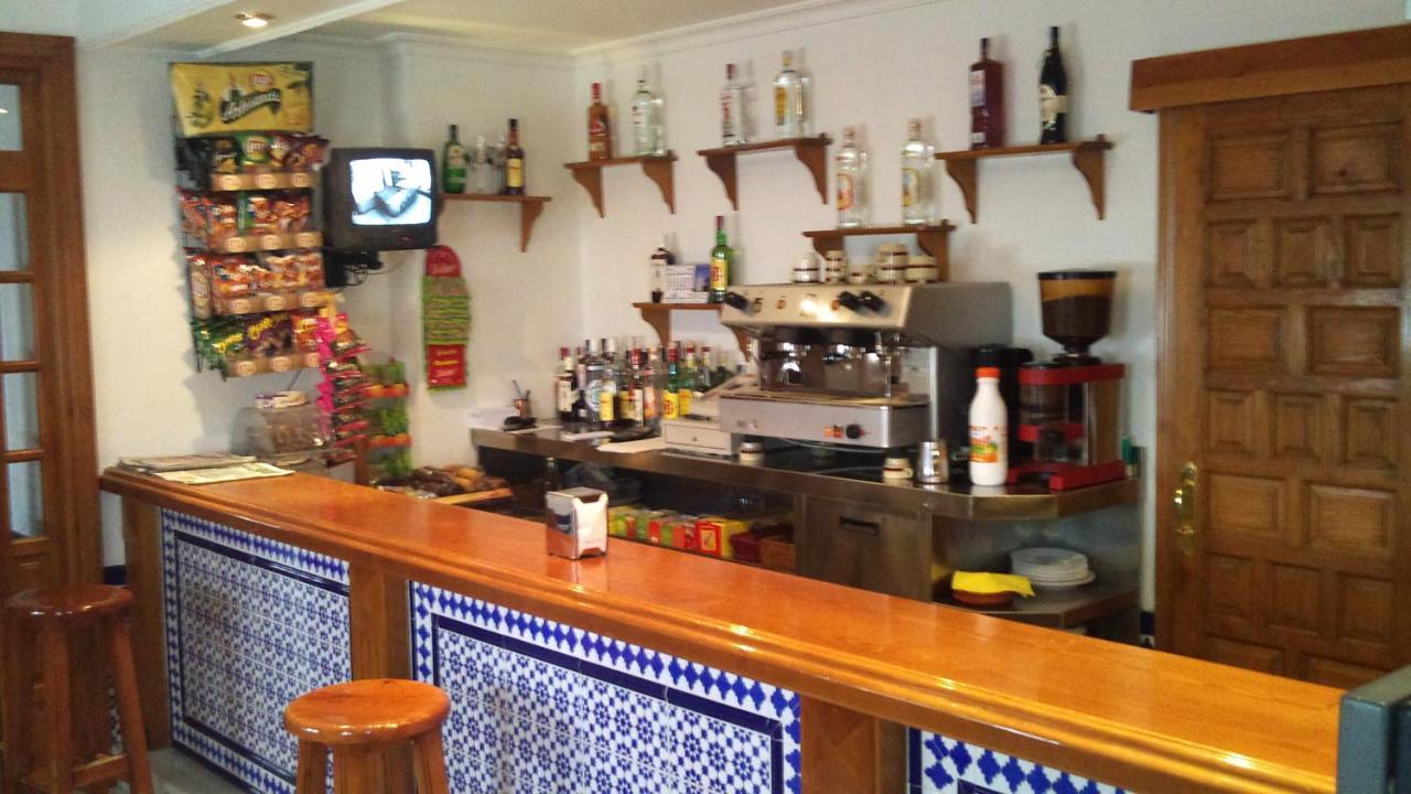 Hotel Mairena Mairena De Alcor Bagian luar foto