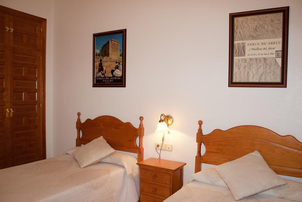 Hotel Mairena Mairena De Alcor Bagian luar foto