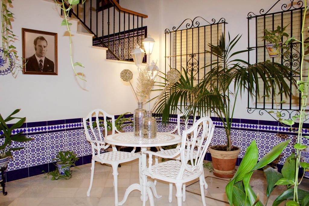 Hotel Mairena Mairena De Alcor Bagian luar foto