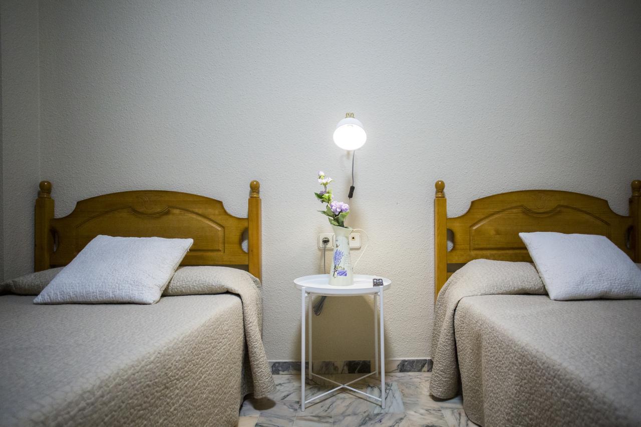 Hotel Mairena Mairena De Alcor Bagian luar foto