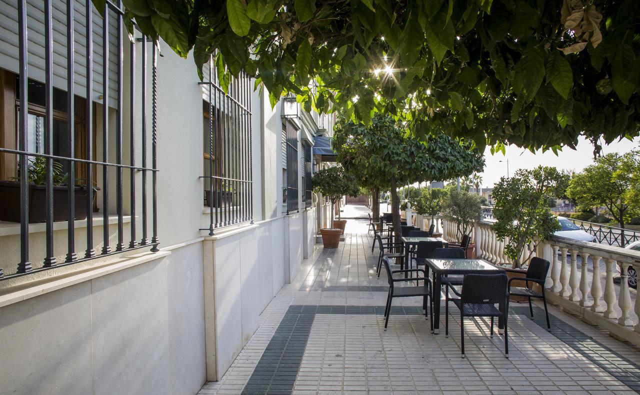 Hotel Mairena Mairena De Alcor Bagian luar foto